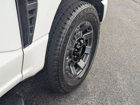 Used 2024 Ford F250 Lariat w/ Sport Appearance Package image 31