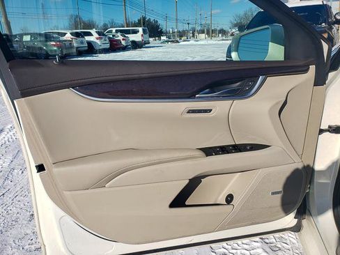 Used 2014 Cadillac XTS Luxury w/ Driver Awareness Package image 10