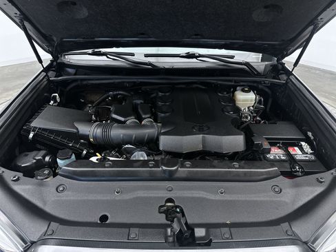 Used 2019 Toyota 4Runner SR5 image 28