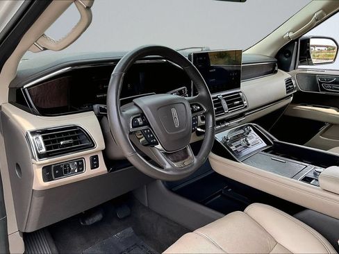 Used 2022 Lincoln Navigator Reserve AWD/4WD image 14