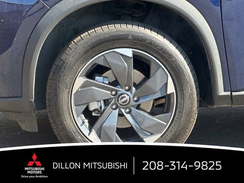 Used 2025 Nissan Rogue SV AWD/4WD image 30