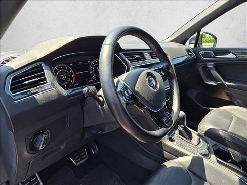 Used 2018 Volkswagen Tiguan SEL Premium AWD/4WD image 10