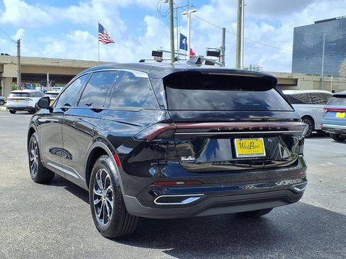 New 2026 Lincoln Nautilus Premier image 6