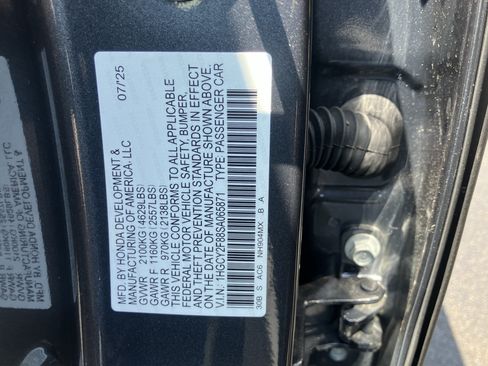 Certified 2025 Honda Accord Touring image 38