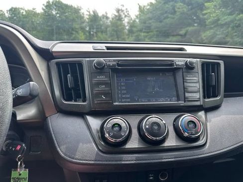 Used 2015 Toyota RAV4 LE AWD/4WD image 14