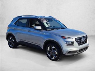 Used 2022 Hyundai Venue SEL w/ Cargo Package video 3