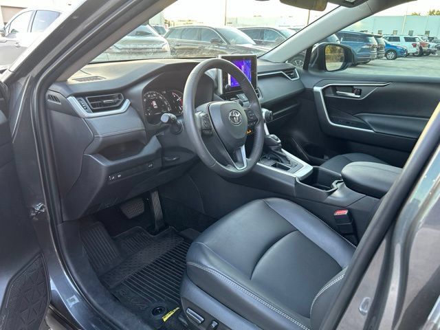 Used 2023 Toyota RAV4 XLE Premium FWD image 5