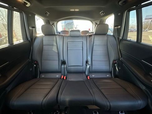 Used 2026 Mercedes-Benz GLS 580 4MATIC image 17
