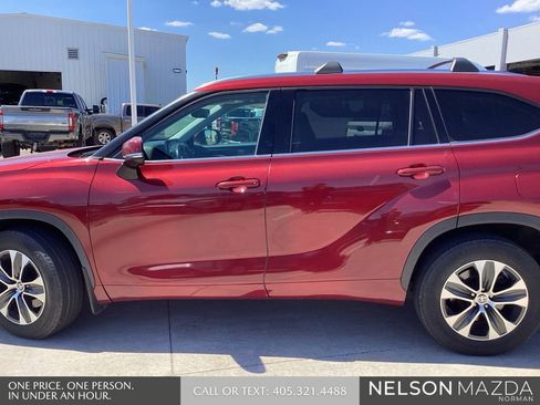 Used 2020 Toyota Highlander XLE image 9
