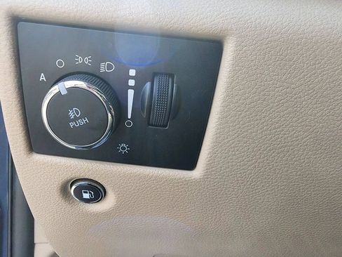 Used 2021 Jeep Grand Cherokee Limited AWD/4WD image 18
