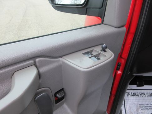 Used 2019 GMC Savana 3500 w/ Driver Convenience Package image 32