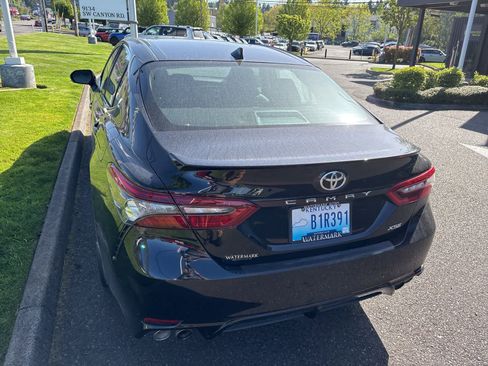 Used 2022 Toyota Camry XSE FWD image 7