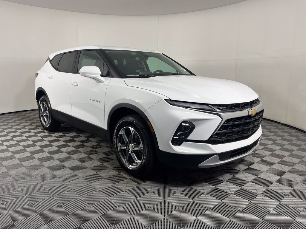 New 2026 Chevrolet Blazer LT w/ LPO, Floor Liner Package FWD image 6