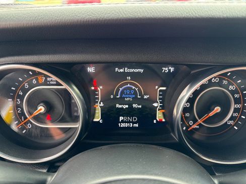 Used 2021 Jeep Wrangler Unlimited Sahara AWD/4WD image 19