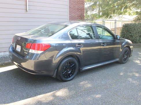 Used 2011 Subaru Legacy 2.5i Premium w/ All-Weather Pkg image 3