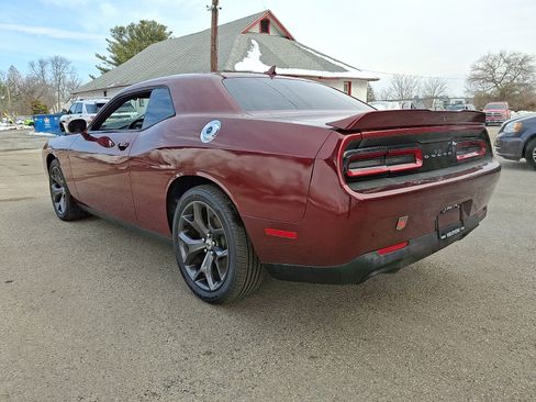 Used 2018 Dodge Challenger SXT Plus image 4