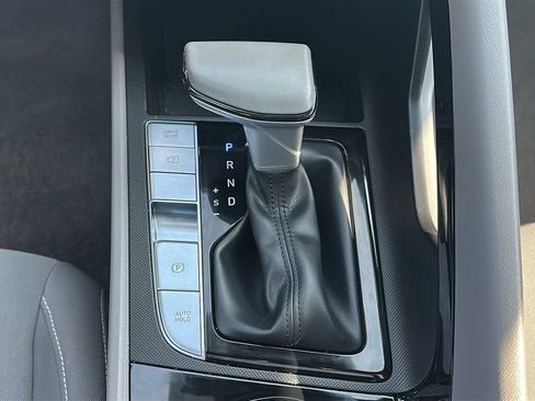 Used 2025 Hyundai Elantra SEL FWD image 27