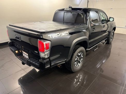 Used 2022 Toyota Tacoma TRD Off-Road w/ TRD Premium Off Road Package AWD/4WD image 6