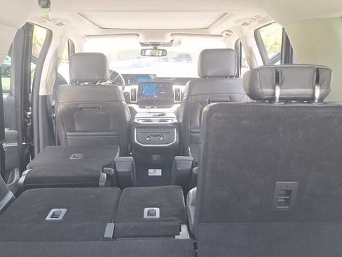Used 2025 Ford Expedition Active AWD/4WD image 9
