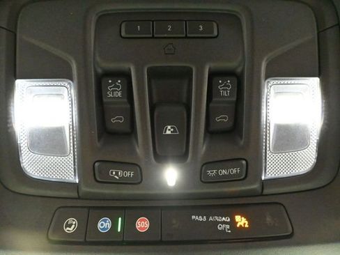 Used 2022 Chevrolet Silverado 2500 High Country w/ Z71 Off-Road Package image 38