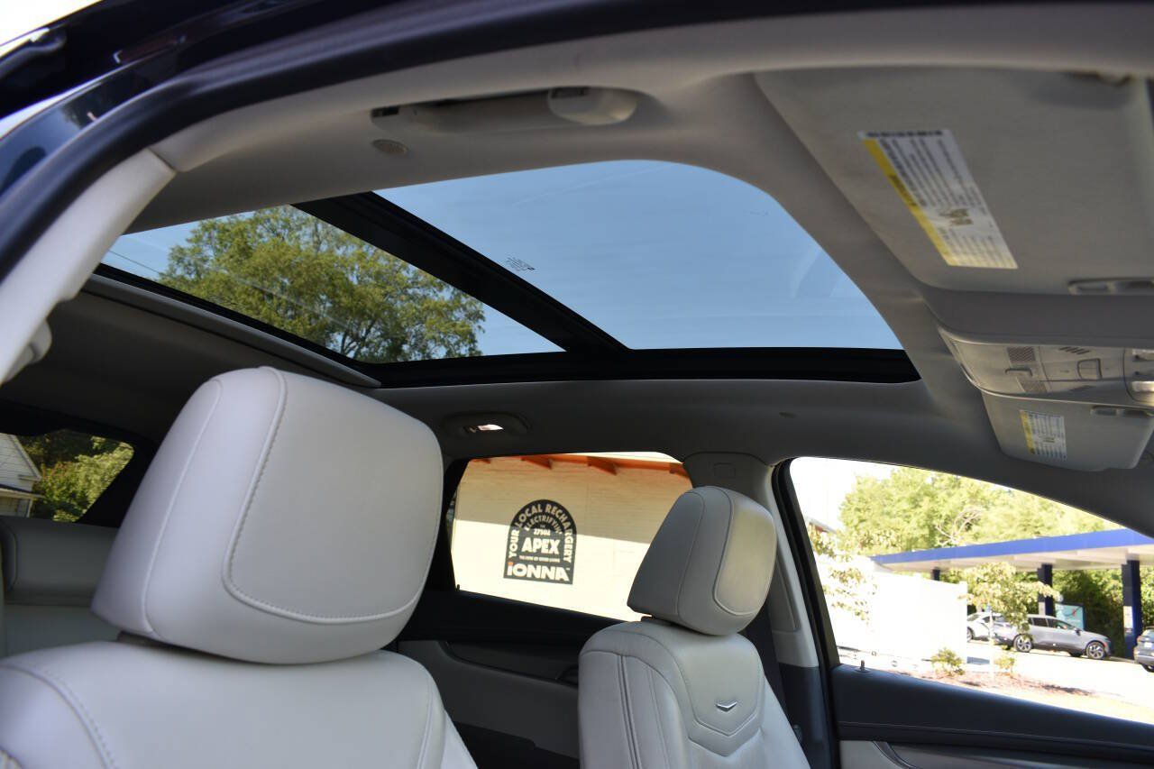 Used 2021 Cadillac XT5 Premium Luxury AWD/4WD image 27