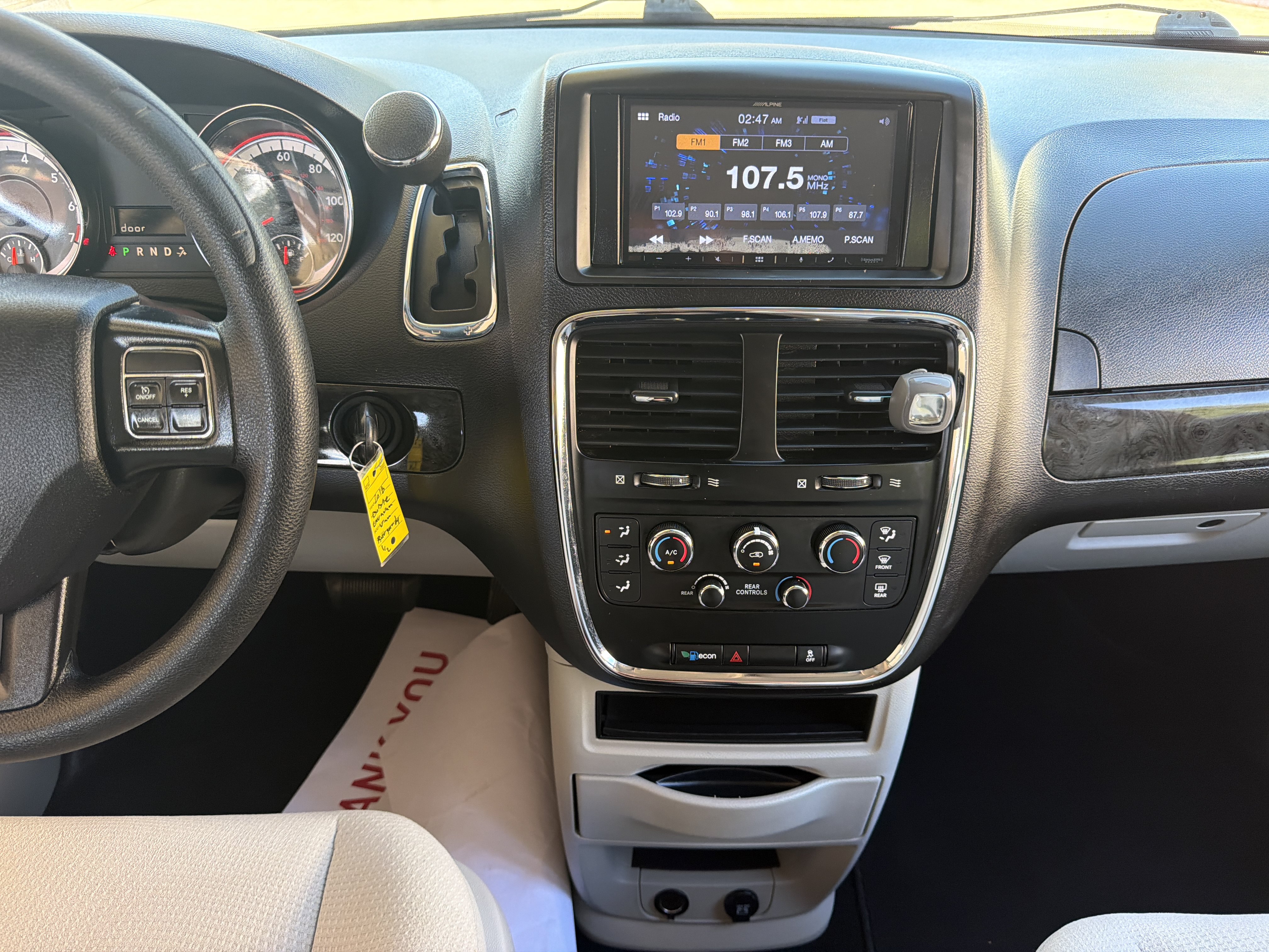 Used 2018 Dodge Grand Caravan SE w/ UConnect Hands-Free Group FWD image 26
