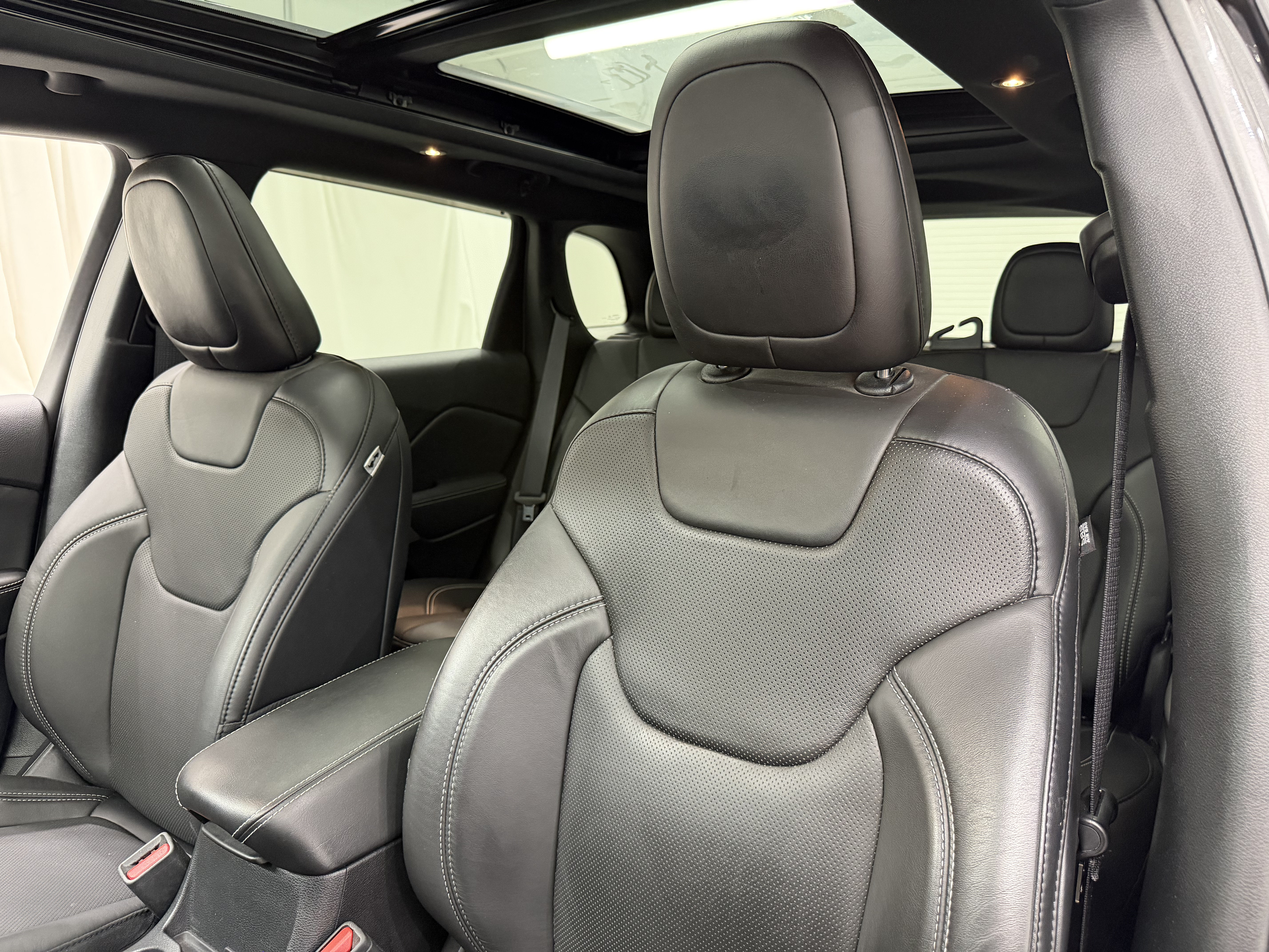 Used 2021 Jeep Cherokee Latitude Lux 80th Anniv w/ Quick Order Package 26U 80TH AWD/4WD image 30