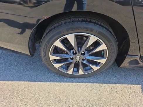 Used 2016 Nissan Sentra SR w/ SR Premium Package FWD image 14