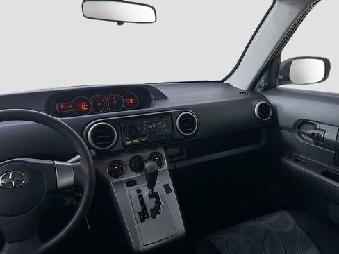 Used 2012 Scion xB FWD image 24
