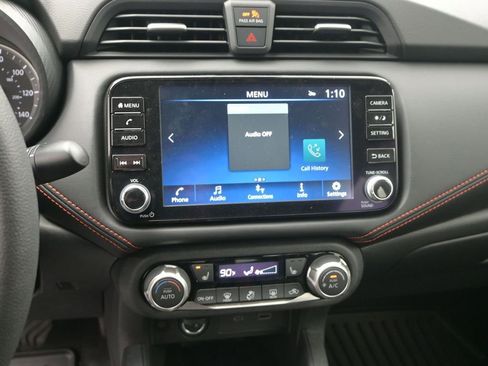 New 2025 Nissan Versa SR w/ Trunk Package image 19