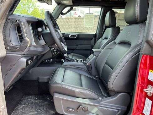 Used 2026 Ford Bronco Badlands AWD/4WD image 4