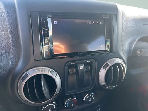 Used 2012 Jeep Wrangler Sport AWD/4WD image 22