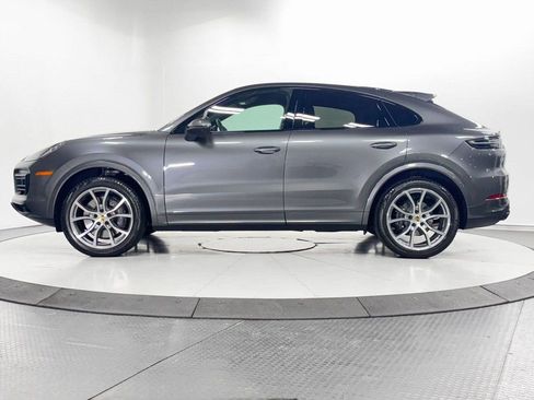 Used 2023 Porsche Cayenne Coupe image 4