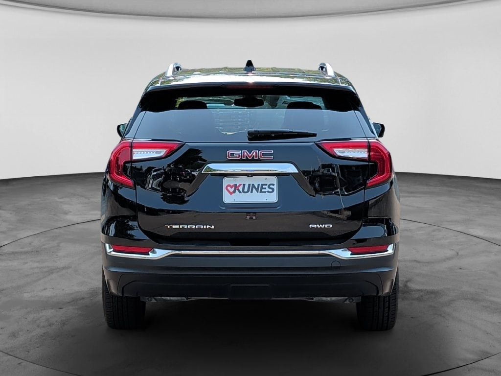 Used 2024 GMC Terrain SLT AWD/4WD image 6