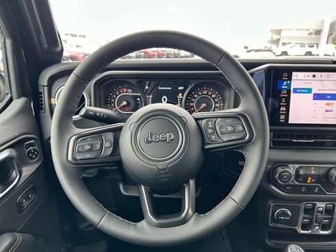 New 2026 Jeep Gladiator Sahara image 10