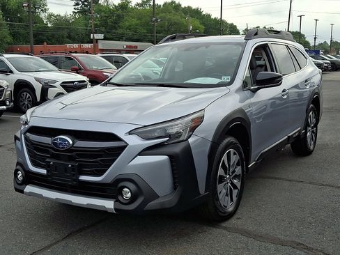 Certified 2024 Subaru Outback Limited AWD/4WD image 3