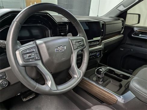Used 2023 Chevrolet Silverado 1500 RST image 18
