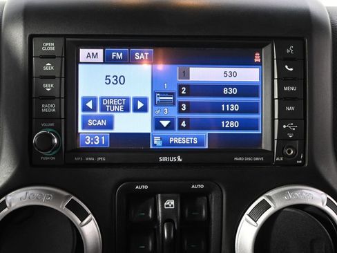 Used 2014 Jeep Wrangler Unlimited Rubicon AWD/4WD image 28