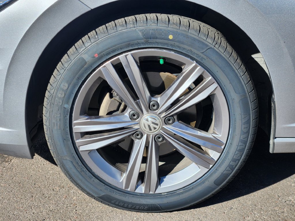 Used 2019 Volkswagen Jetta R-Line w/ R-Line Cold Weather Package FWD image 10