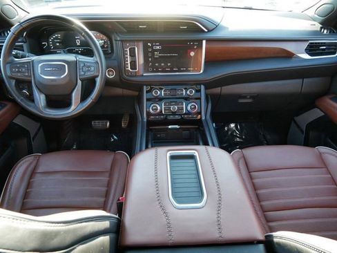 Used 2023 GMC Yukon XL Denali Ultimate image 14