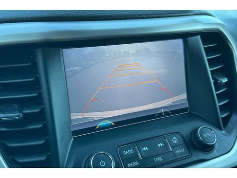 Used 2017 GMC Acadia SLT FWD image 28