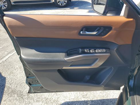 Certified 2023 Nissan Pathfinder Platinum w/ Lighting Package (N93) image 10