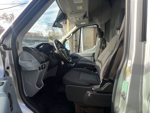 Used 2018 Ford Transit 350 XL image 31