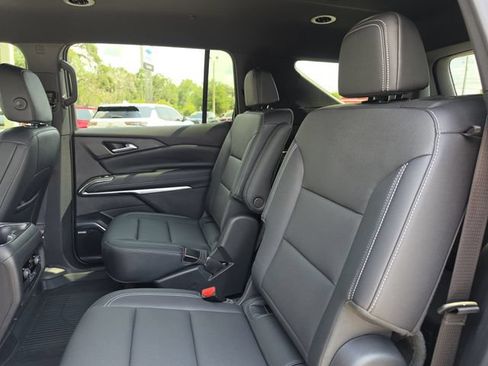 Used 2024 Chevrolet Traverse LT w/ Enhanced Driving Package FWD image 20