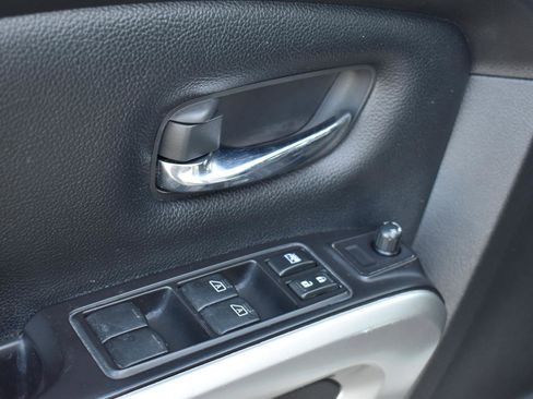 Used 2021 Nissan Titan SV w/ SV Convenience Package image 28