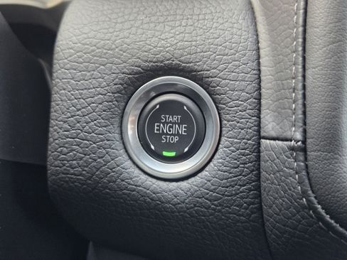 Used 2024 GMC Yukon Denali RWD image 18