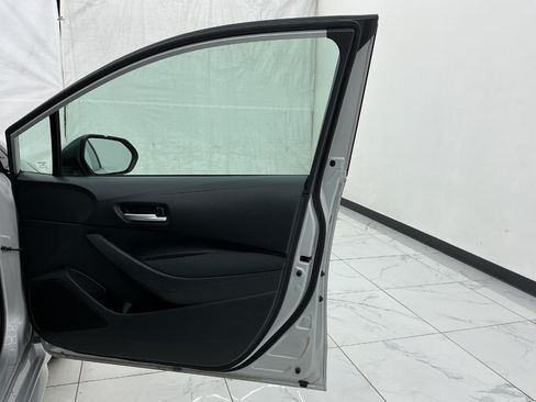 Used 2021 Toyota Corolla LE FWD image 19