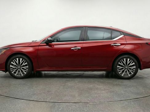 Used 2025 Nissan Altima 2.5 SV image 5