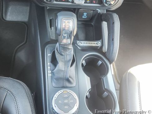 Used 2025 Ford Bronco Badlands AWD/4WD image 15
