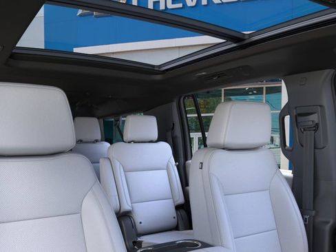 New 2026 Chevrolet Suburban Premier w/ Sun And Tow Package image 24